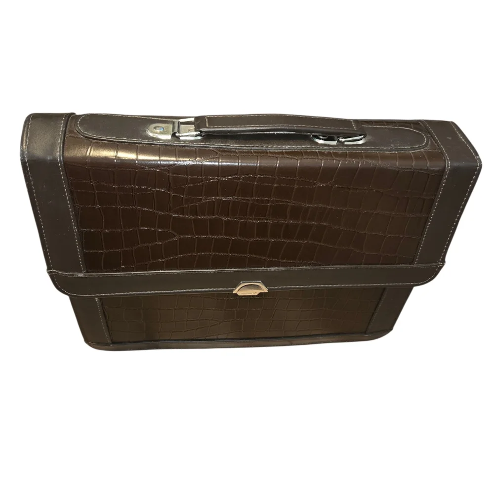 🚫 Elegant Brown Cowhide Leather Crocodile-Embossed Men's Briefcase